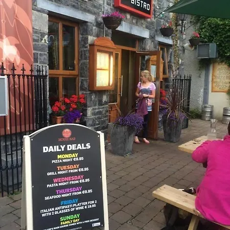 The Coach House 3* Оранмор