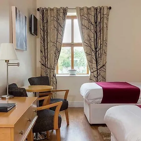 The Coach House Отель Оранмор