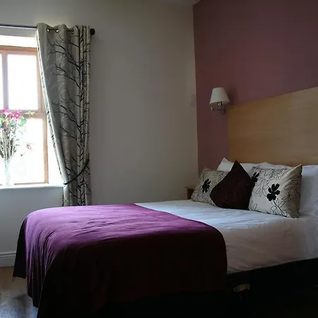The Coach House 3*
