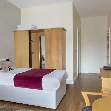 The Coach House 3*