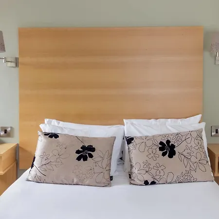 The Coach House Отель
