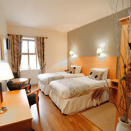 The Coach House 3*
